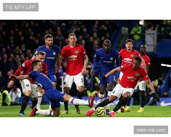 曼联“从边路到中路”的空间利用缺失：进攻转换效率与战术多样性受到影响